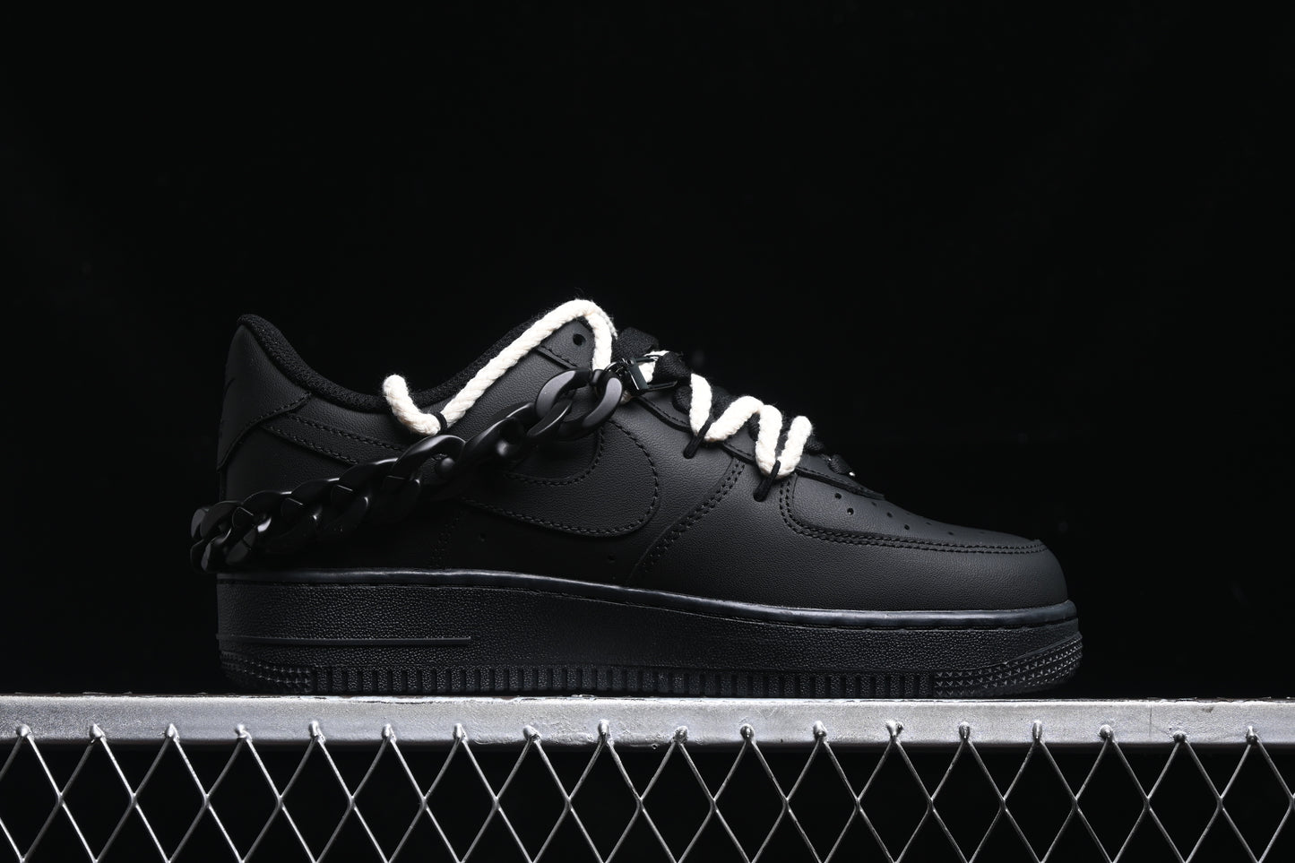 Chained Air Force 1'07  Low